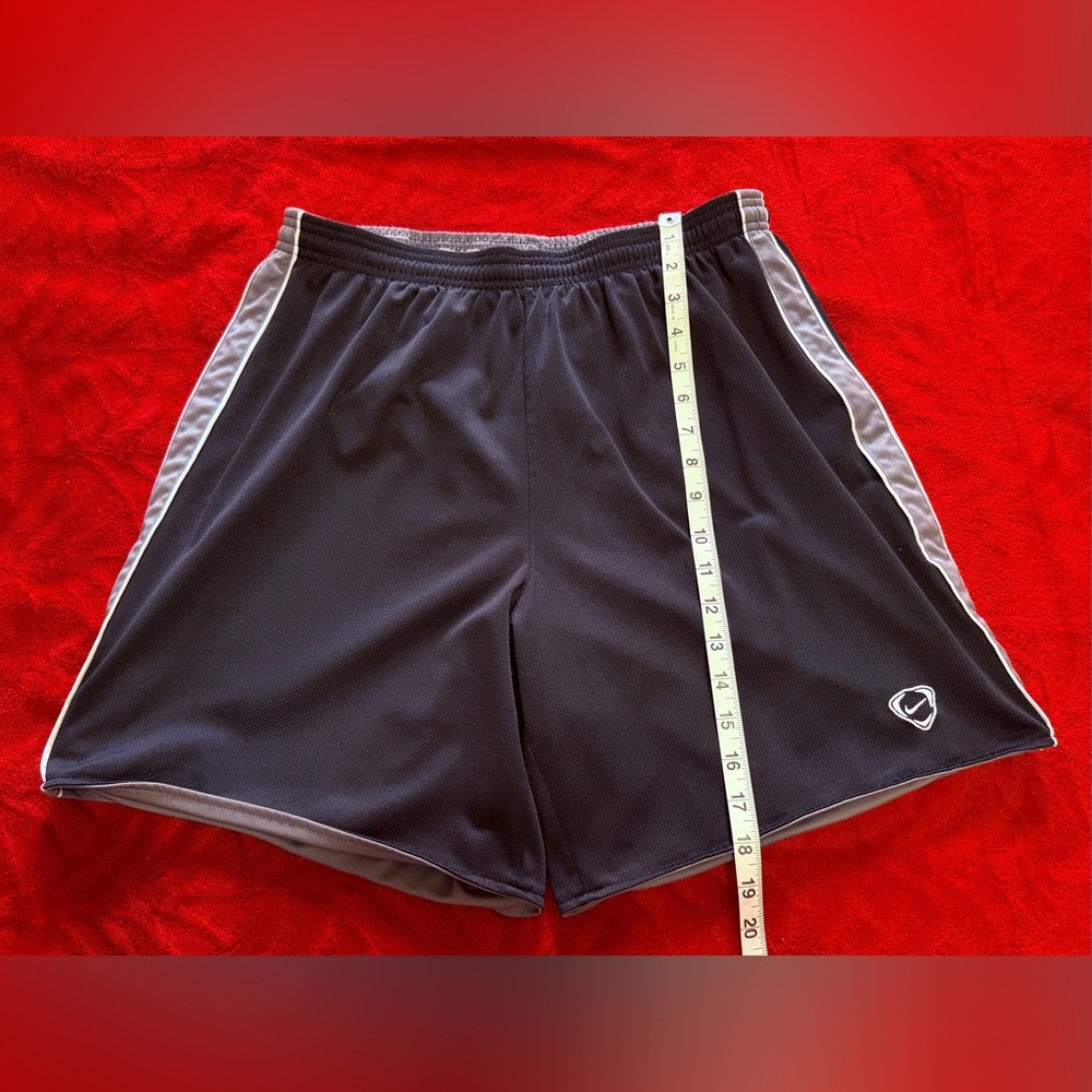 Large Men’s Reversible Shorts 2 Pairs In One Black and gray Awesome Condition 🔥